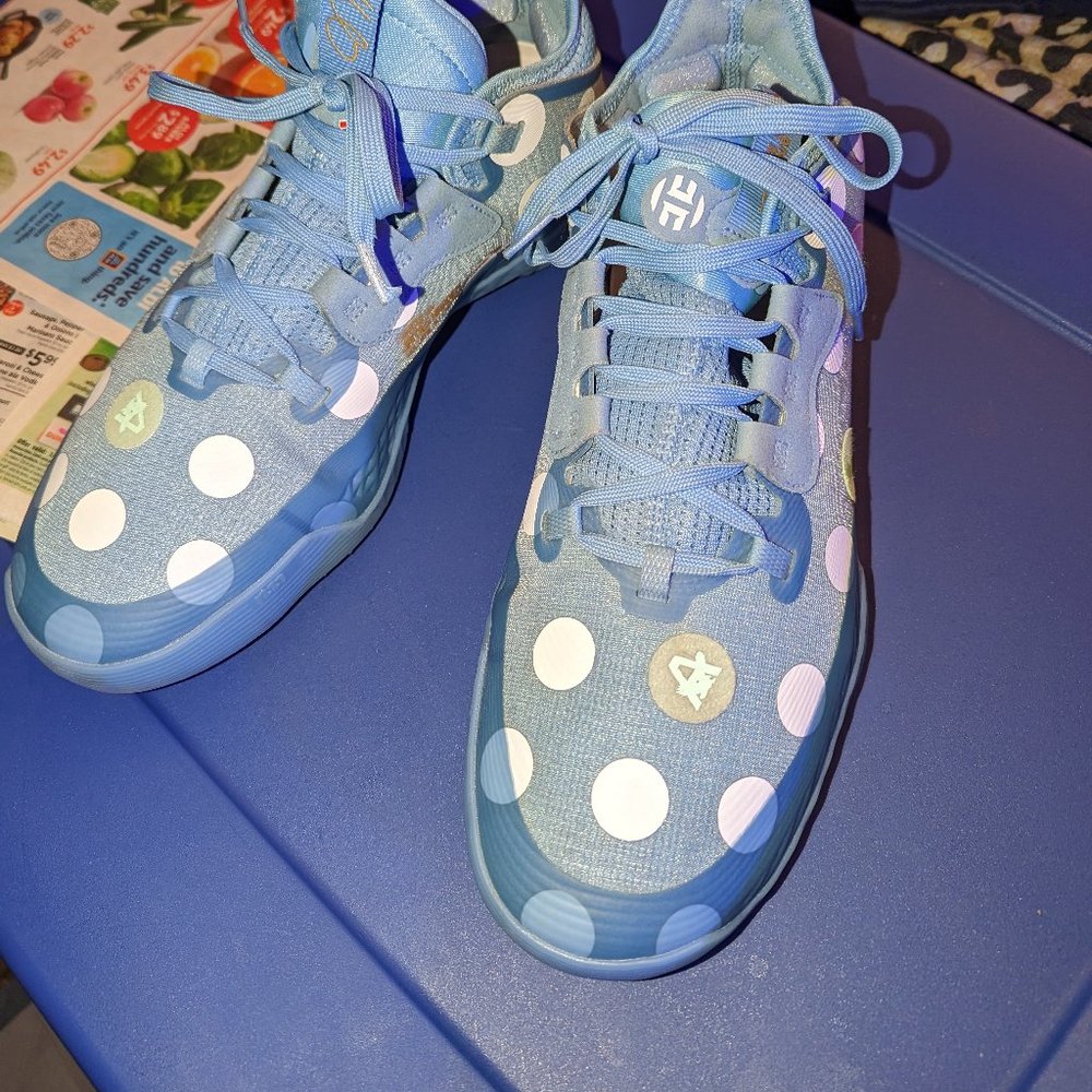 James harden of the 76ers sneakers